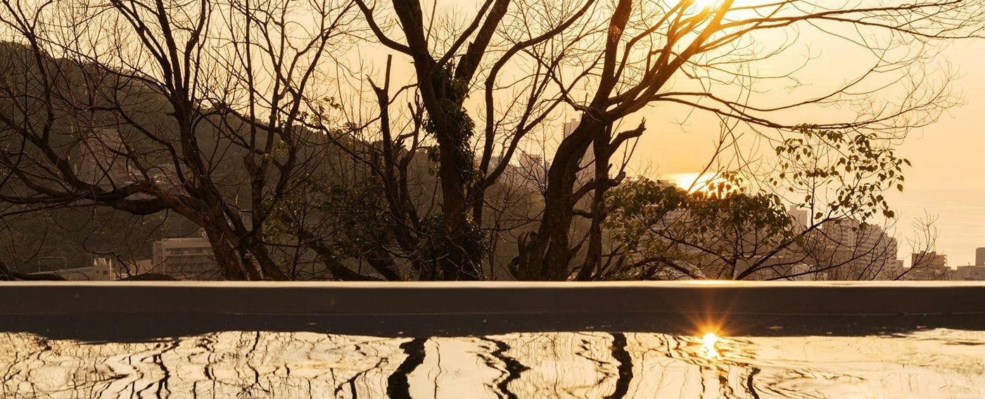 Kolam Renang Infinity