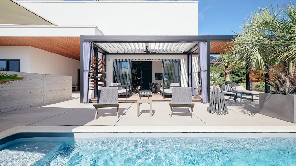 PREMIUM Funny House