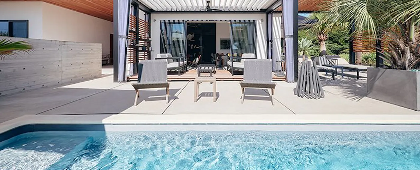 大型屋外プール