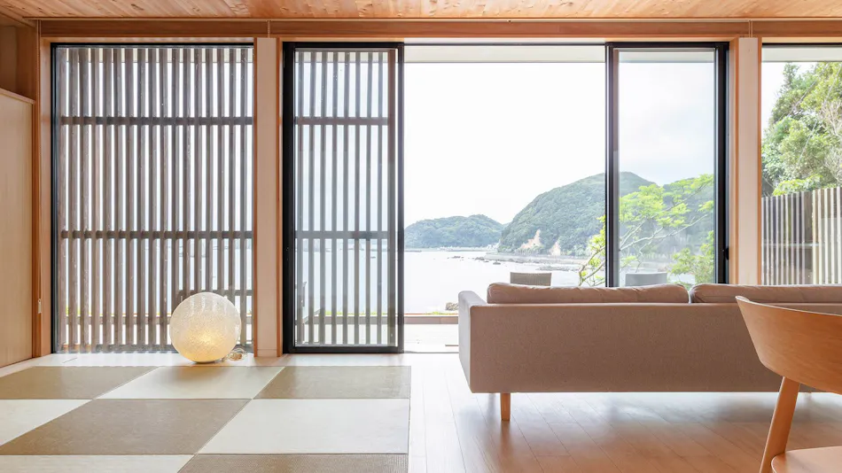 Hamabe's Cottage Silver Sea