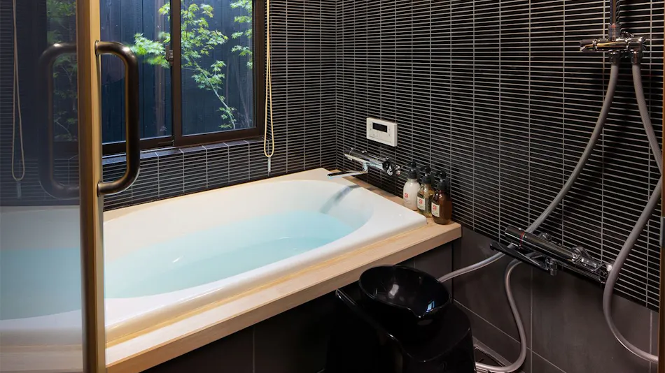 Kanade Kyotoekiminami