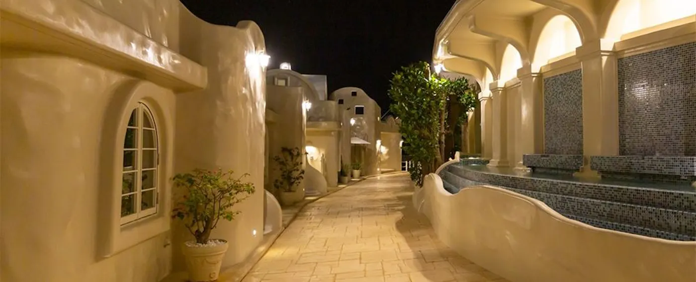 บรรยากาศเมืองที่คล้ายเกาะซานโตรินี