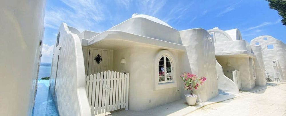 บรรยากาศเมืองที่คล้ายเกาะซานโตรินี