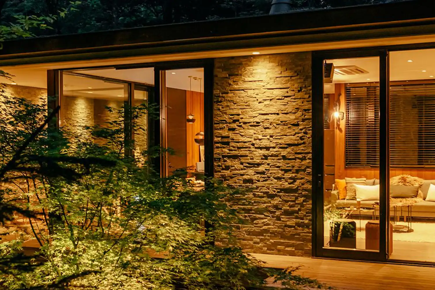 ภายนอกอาคาร