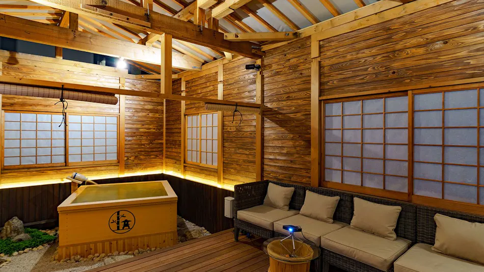 KONJAKUSO Osaka Shinsaibashi "TARUKAISEN" Rooftop SPA