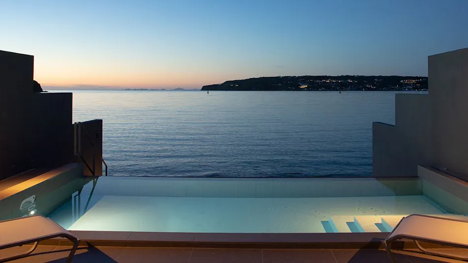 Feliz Villa Suite Kourijima View