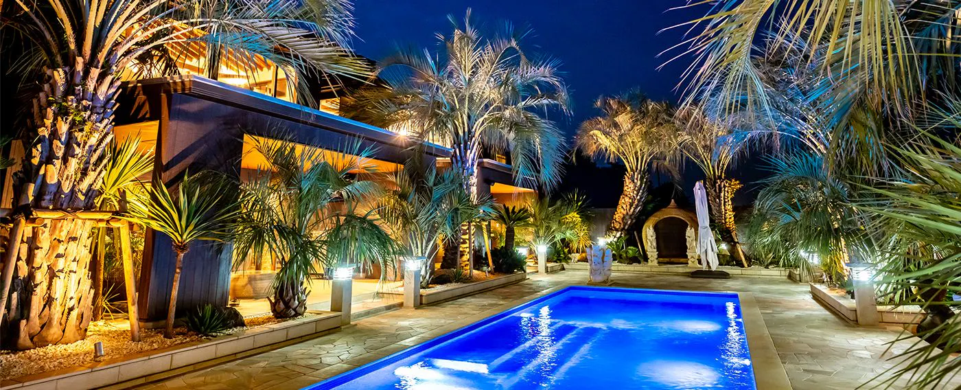 ガーデンプール