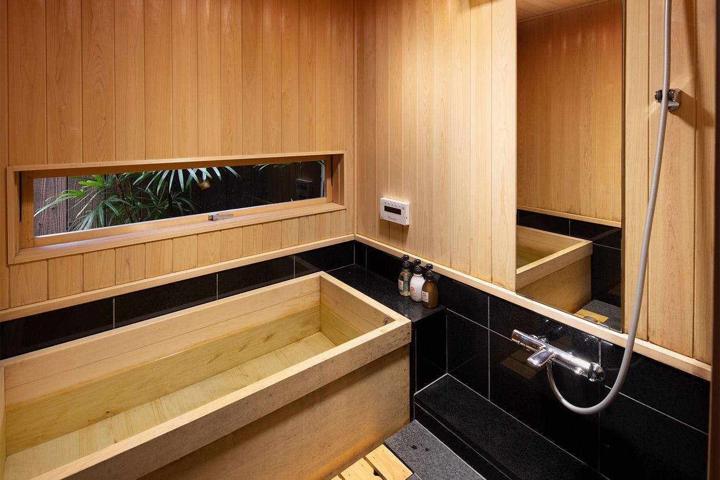 Kanade Shijo Shinmachi