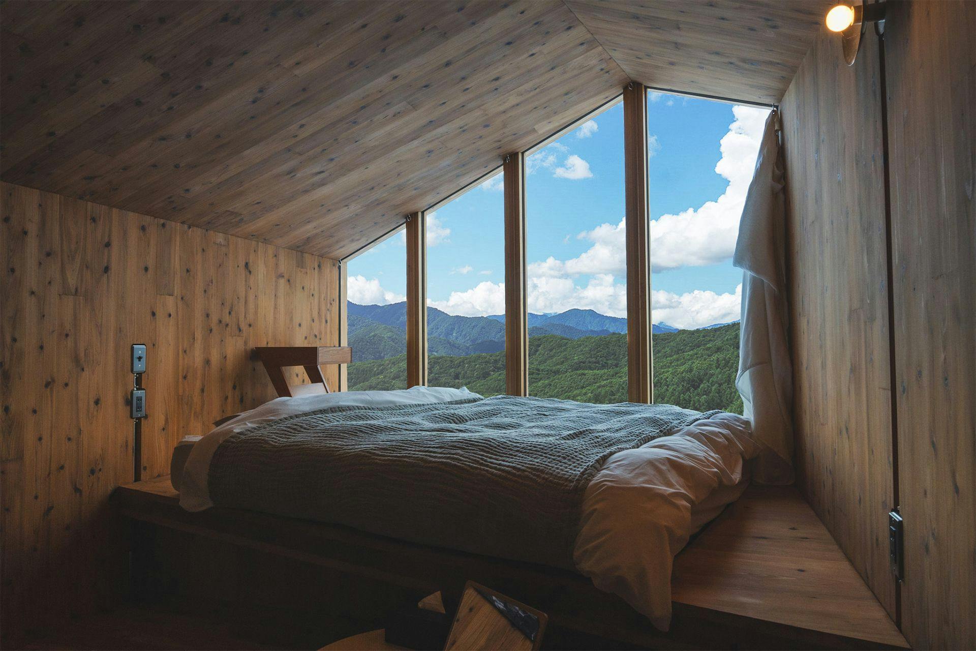 Earthboat Minakami Hodaigi