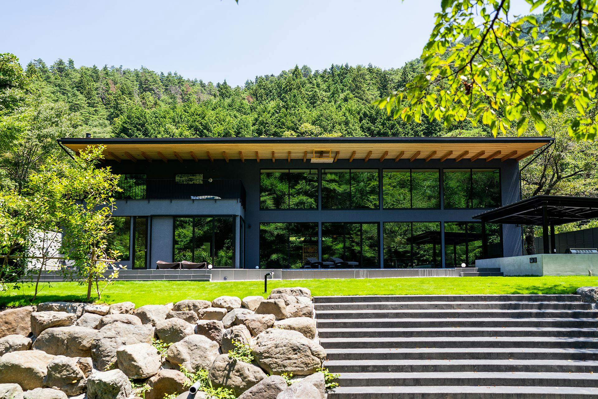 郷音 -G.O.A.T.- The Summit Club