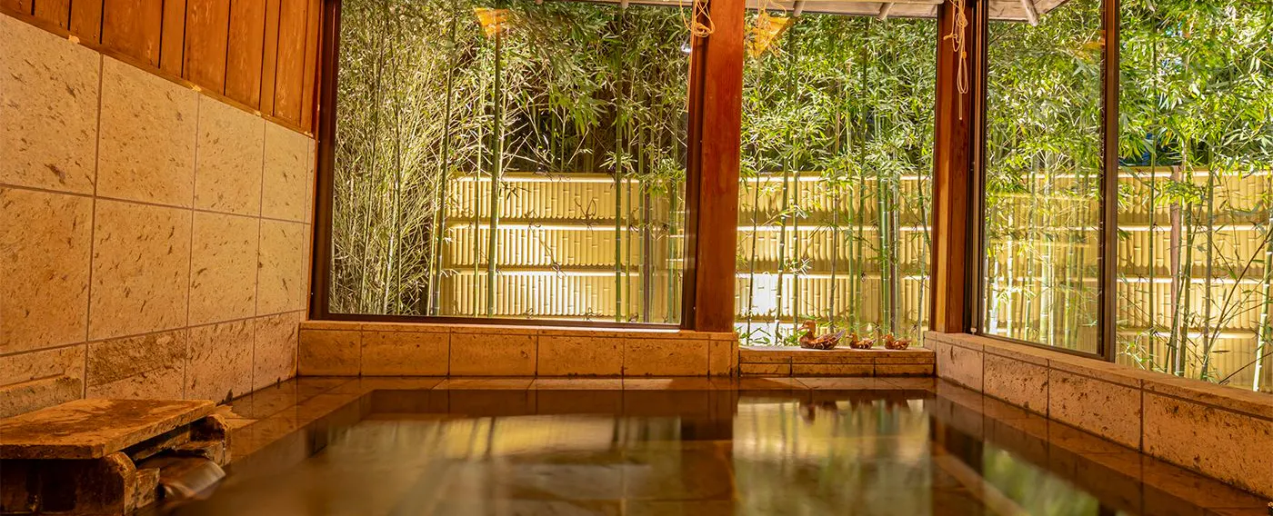 趣きのある石造りの温泉を満喫