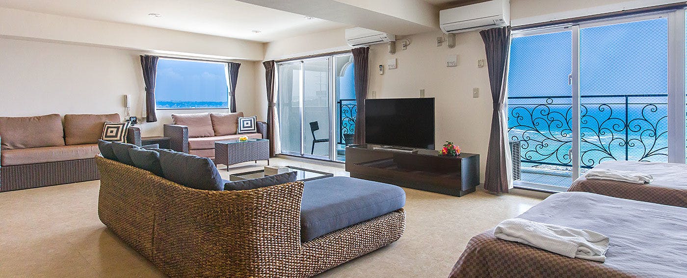 최상층 코너 객실 거실