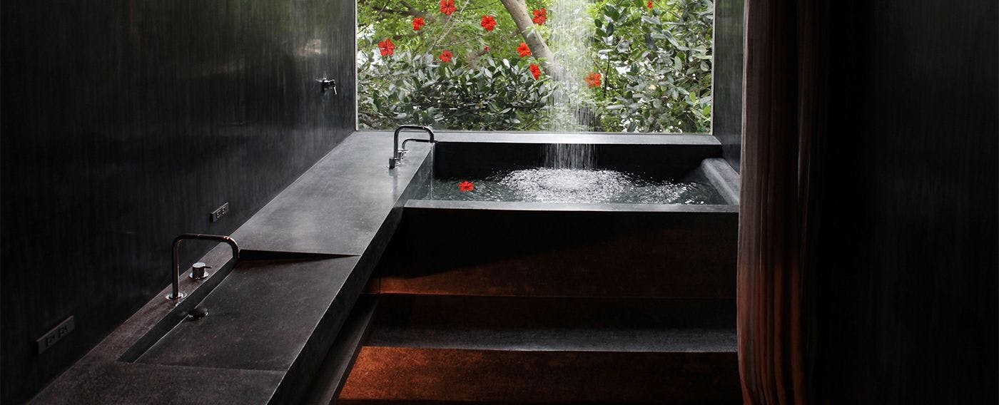 光溢れるバスルーム