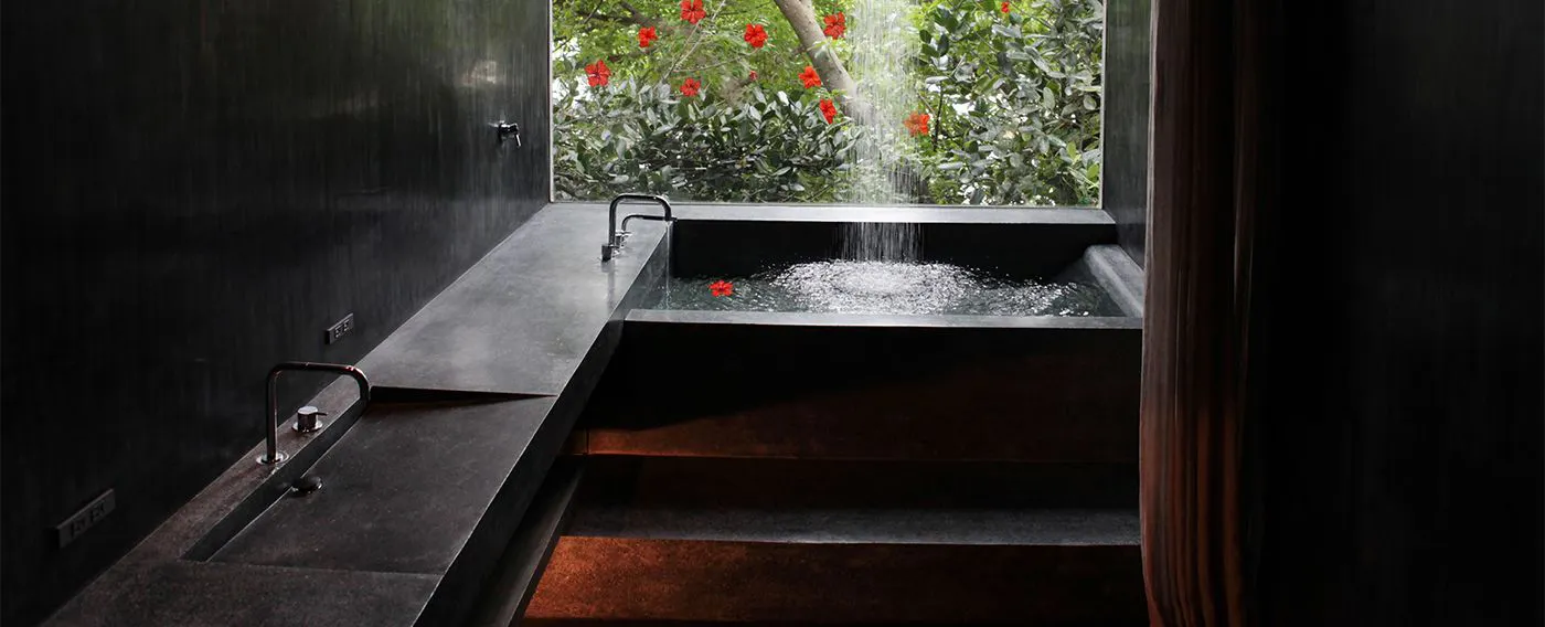 光溢れるバスルーム