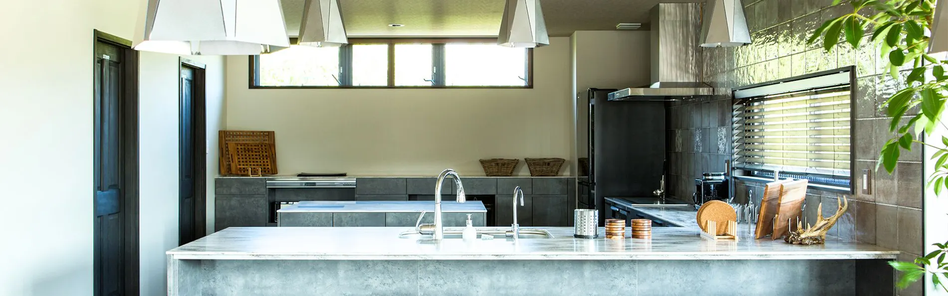 Cairns House by SANA