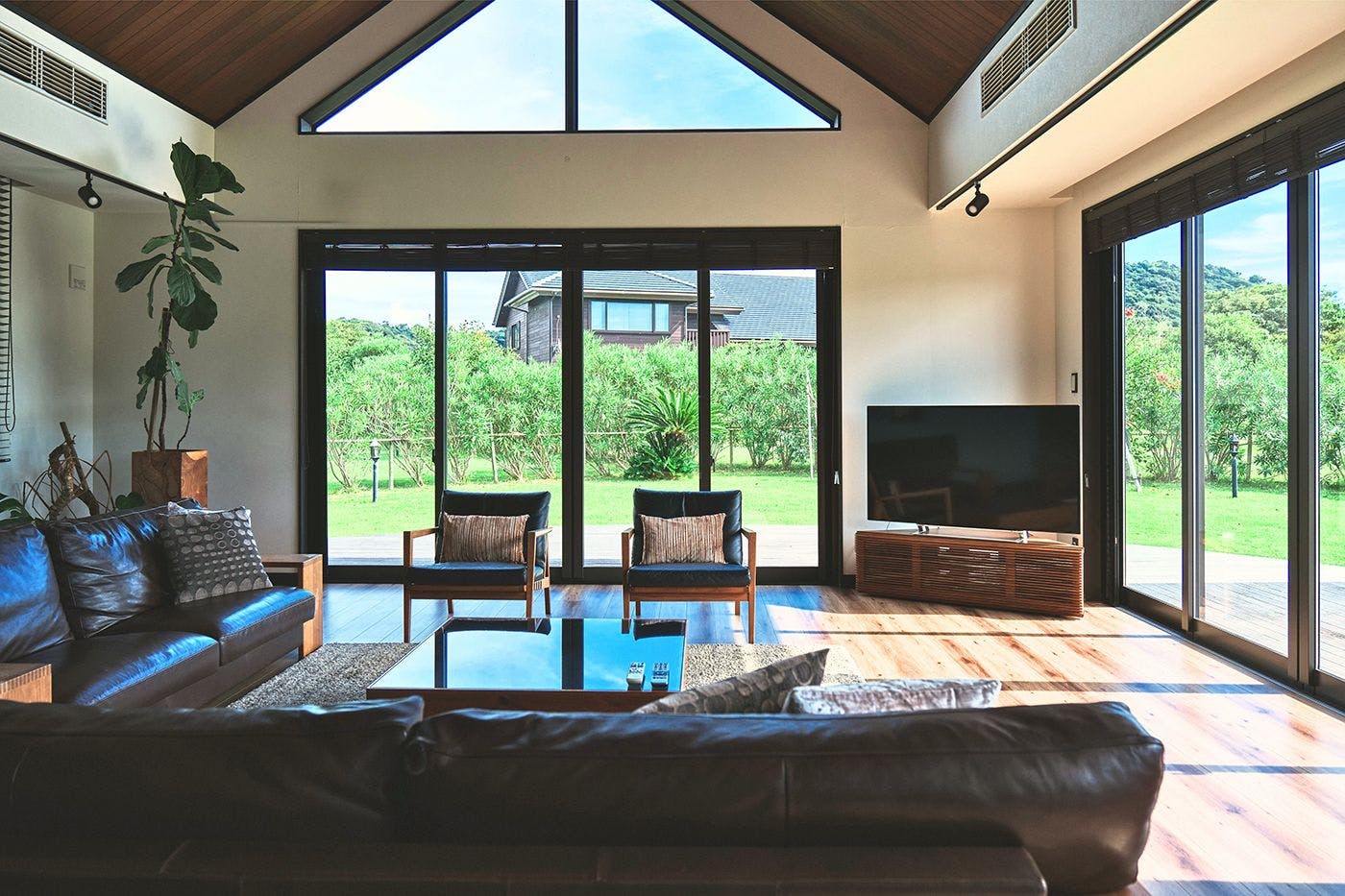 Cairns House by SANA