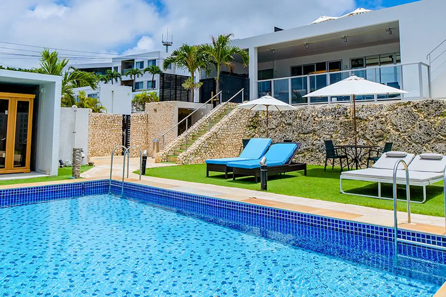 สระว่ายน้ำ