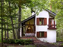 Tatehata House 北軽井沢 建築家のタイニーハウス＋檜露天風呂とサウナのある離れ