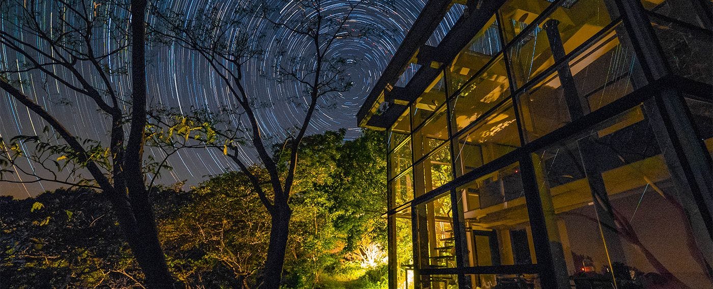 Izu Cliff House -A Cliffside Home Overlooking the Pacific…