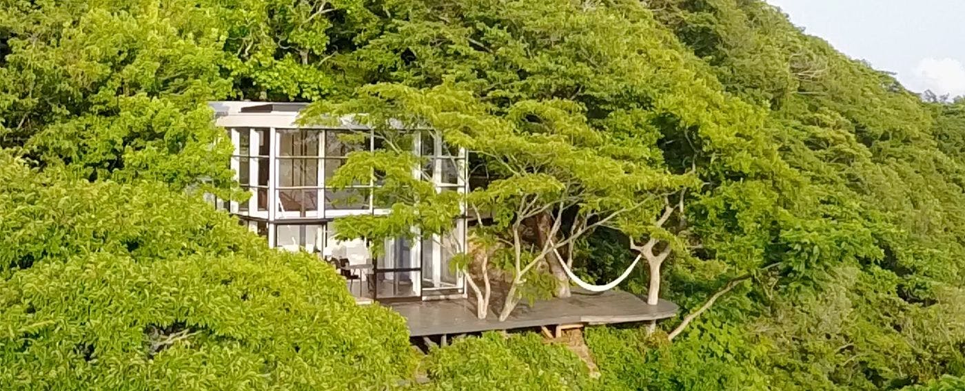 Izu Cliff House　国立公園内の秘境にある絶景・モダニズム建築