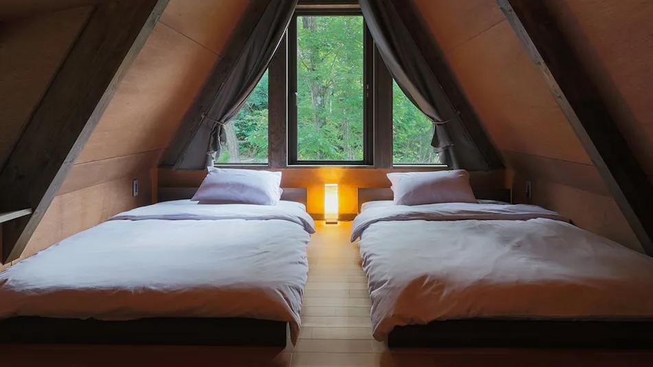 Triangular Roof Villa Yoshino