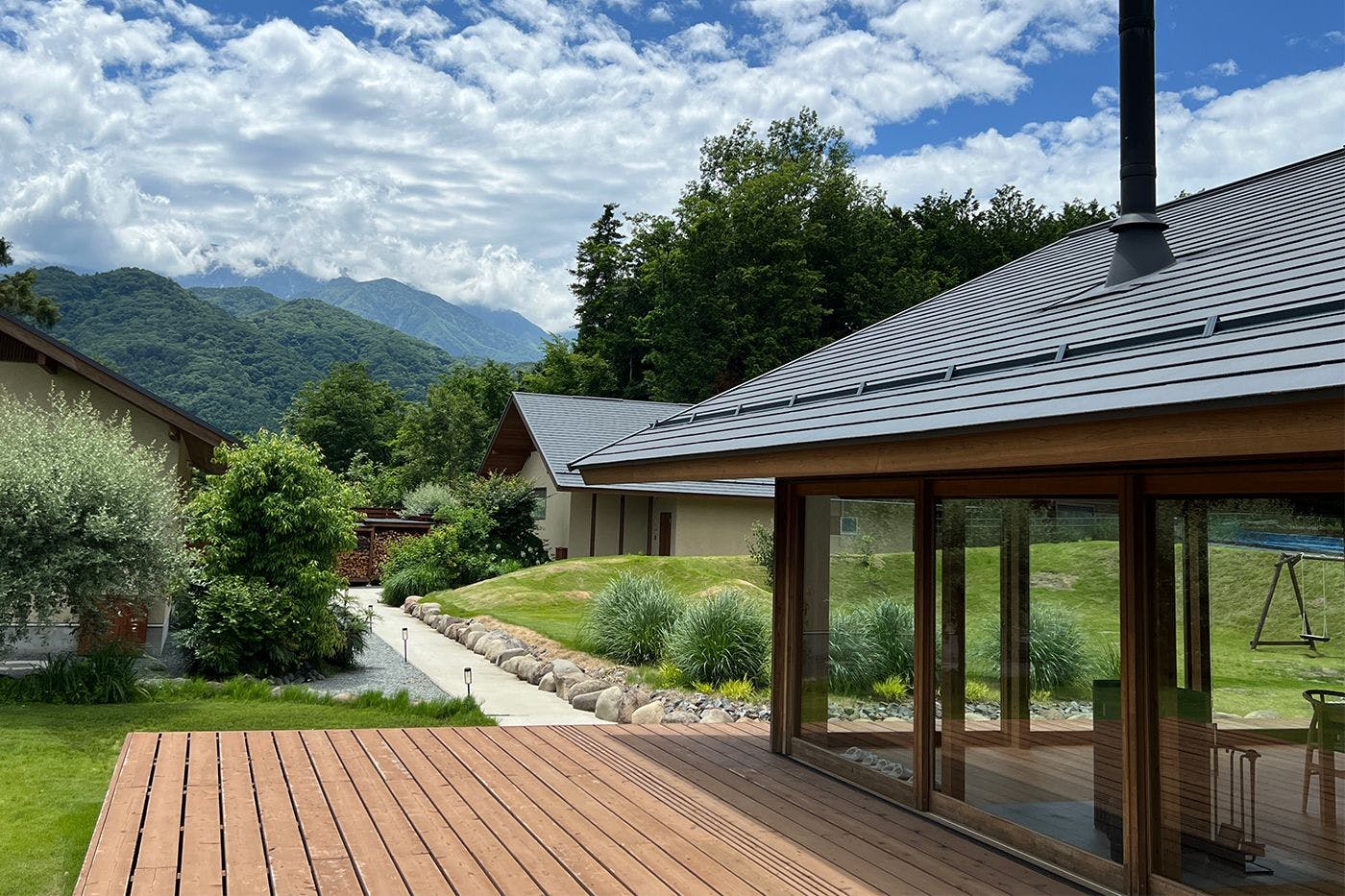 南アルプスと楓　