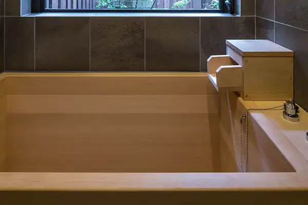 อ่างอาบน้ำไม้ฮิโนกิ