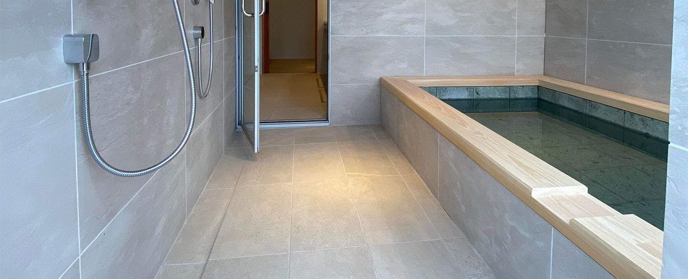 SILVER MAPLE CHALET