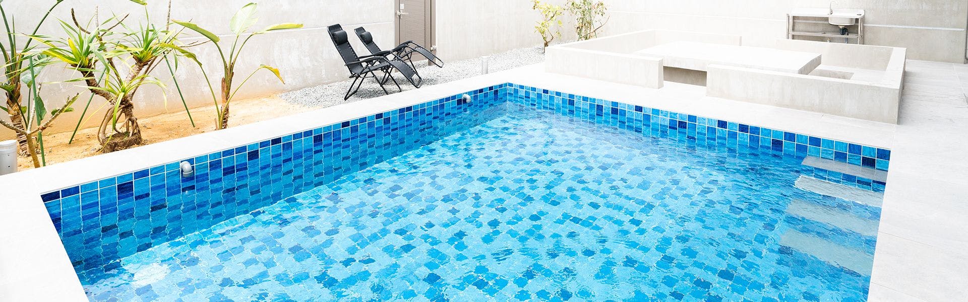 สระว่ายน้ำ