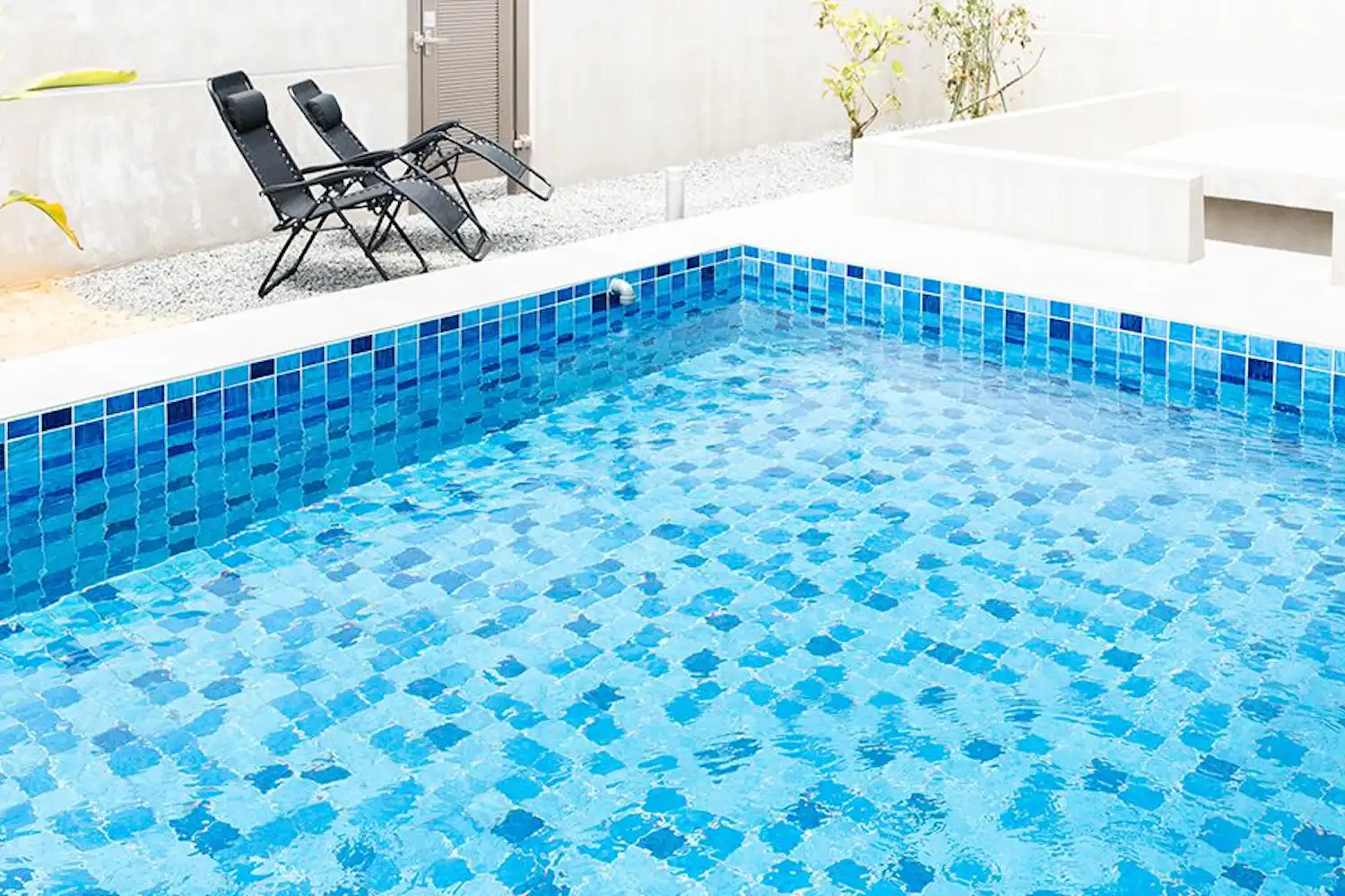 สระว่ายน้ำ