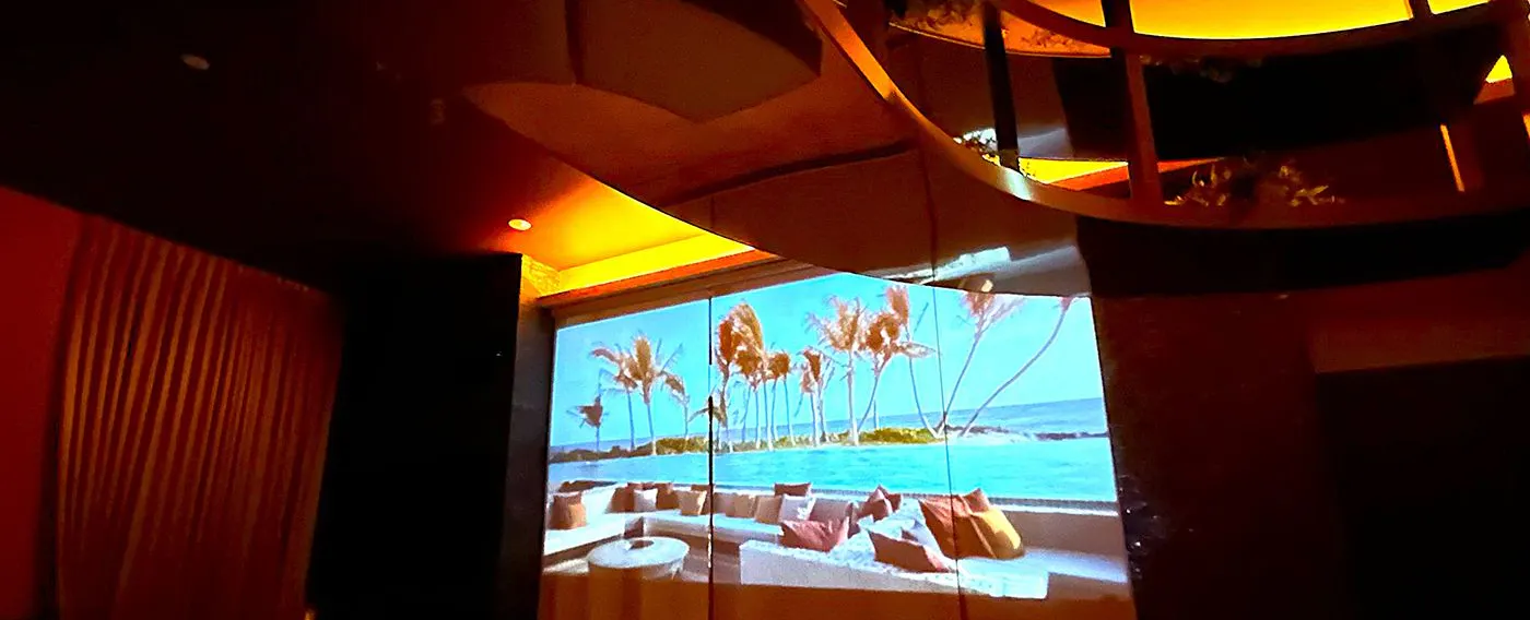 プロジェクター