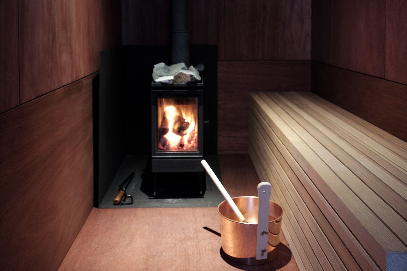 薪サウナ