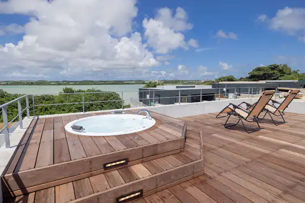 อ่างจากุซซี่