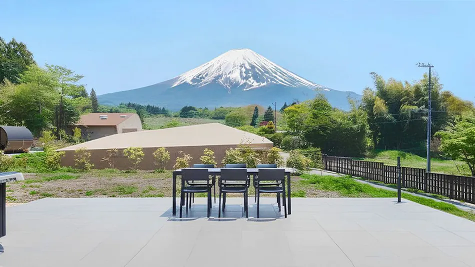 THE THIRD PLACE Mt. Fuji