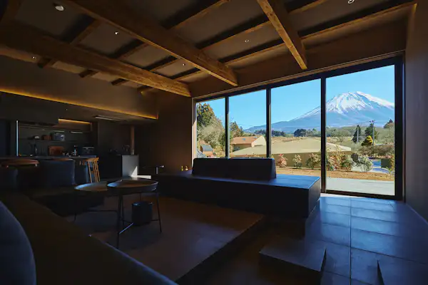 ภายนอกอาคาร