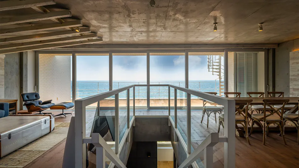 SEA WINDOW