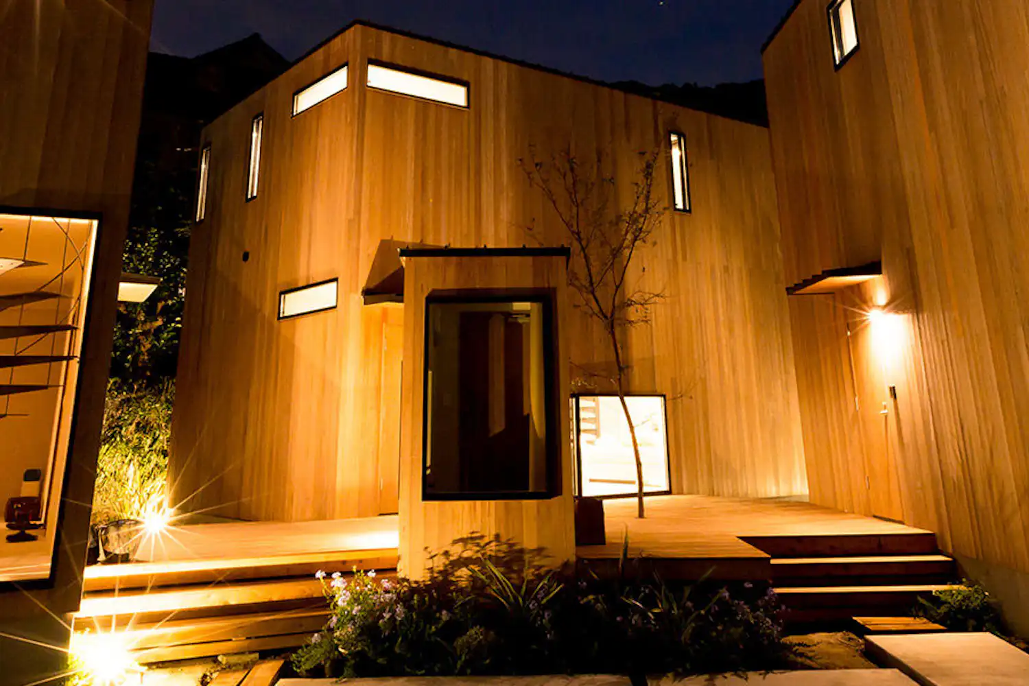 ภายนอก (กลางคืน)