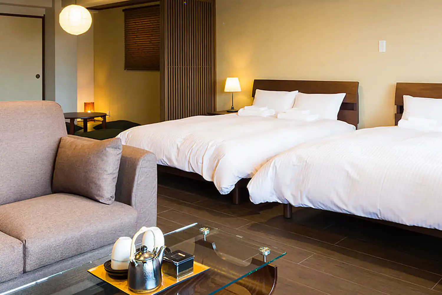 ห้องนั่งเล่น / ห้องนอน