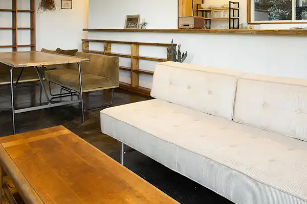 Pemandangan Dalam Kamar