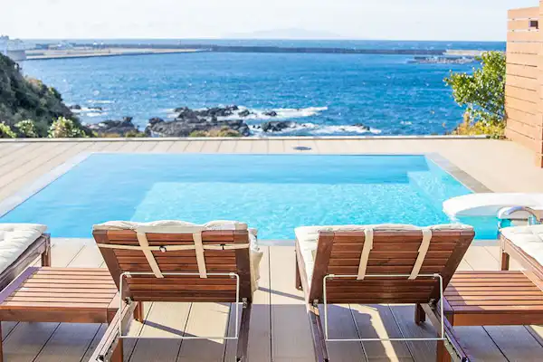 สระว่ายน้ำ