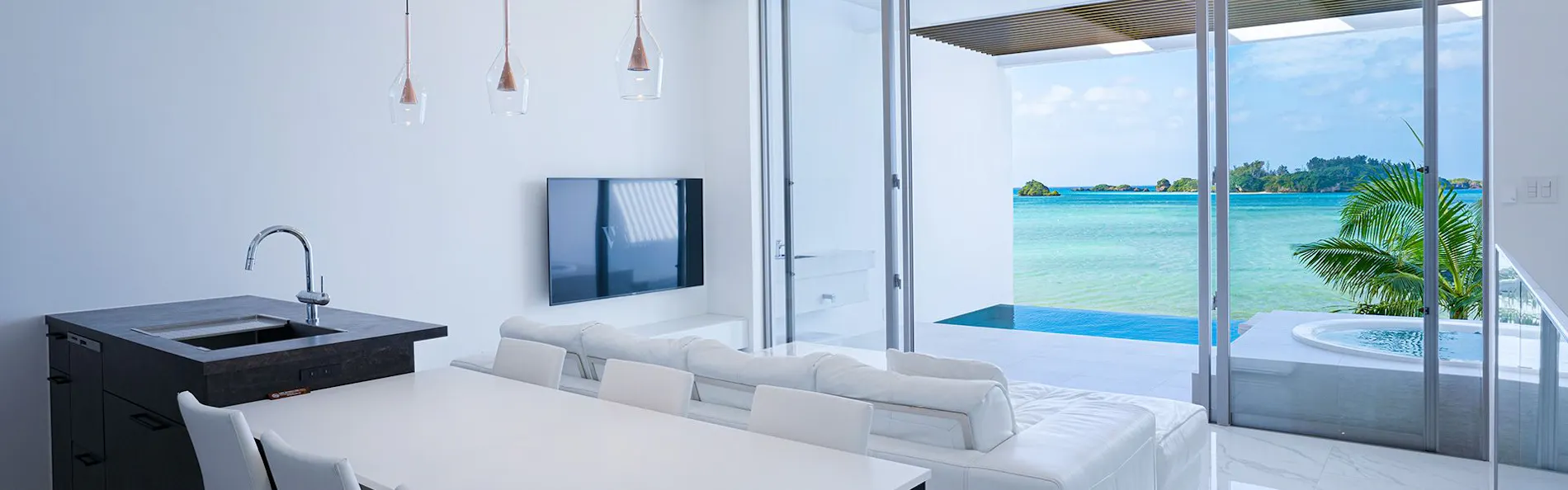 VILLA VALIOSA ON THE BEACH