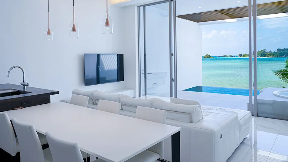 VILLA VALIOSA ON THE BEACH