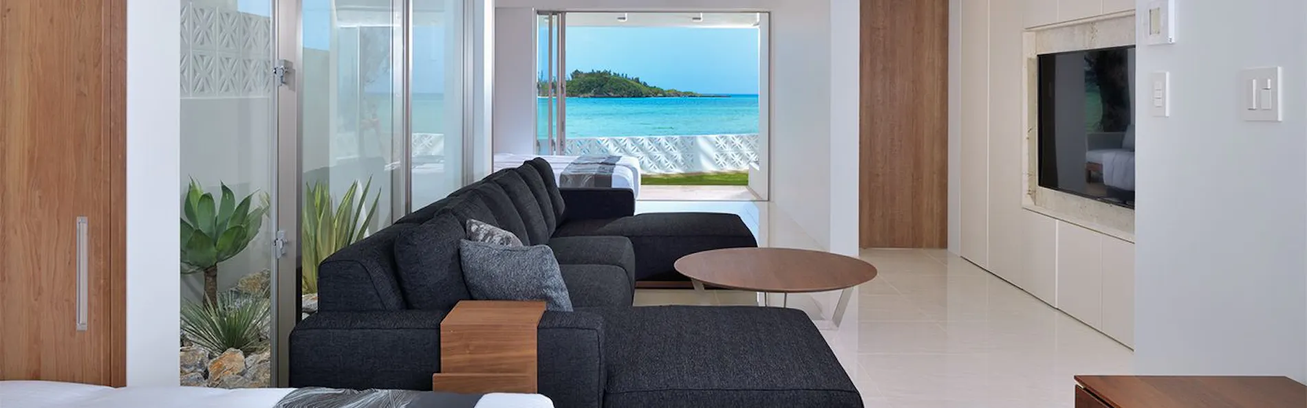 VILLA VALIOSA ON THE BEACH