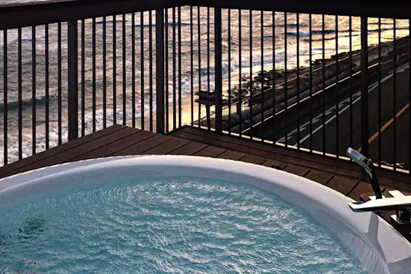 อ่างจากุซซี่