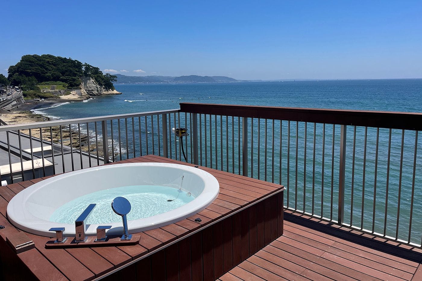 อ่างจากุซซี่