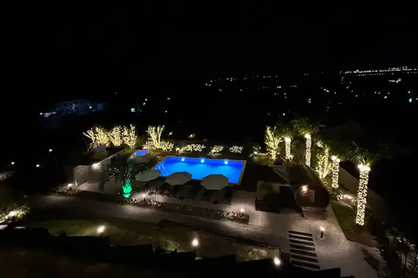 ภายนอกอาคาร