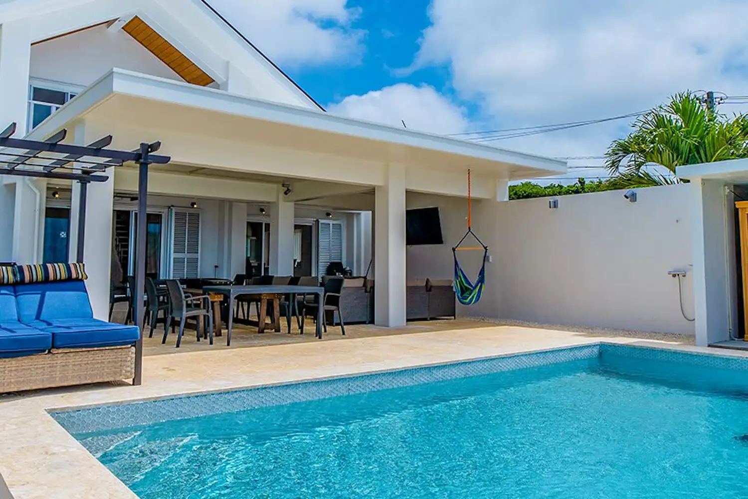 สระว่ายน้ำ