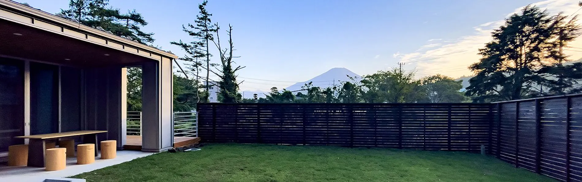 Beds and Dog run - Yamanakako