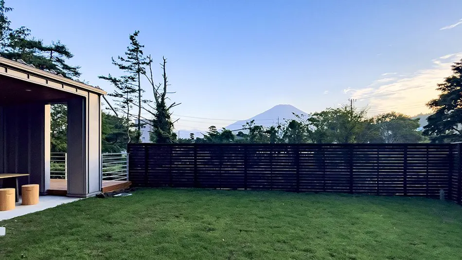 Beds and Dog Run - Yamanakako