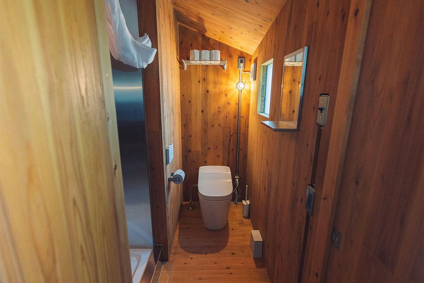 Earthboat Hakuba